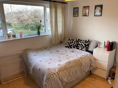 4 bedroom house to rent - Photo 3