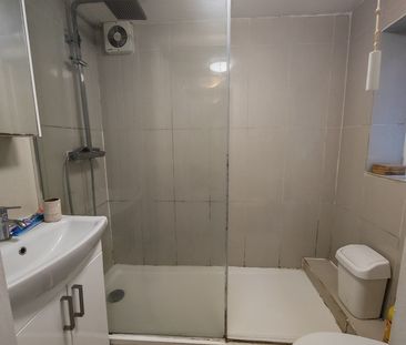 Studio Flat, Stanshawe Road, RG1 - Photo 4