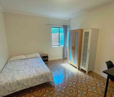 East Brisbane - Photo 3