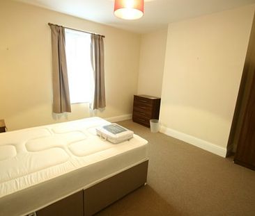4 Bed - **bills And Cleaning Included** - Grosvenor Street, Sunderland - Photo 3