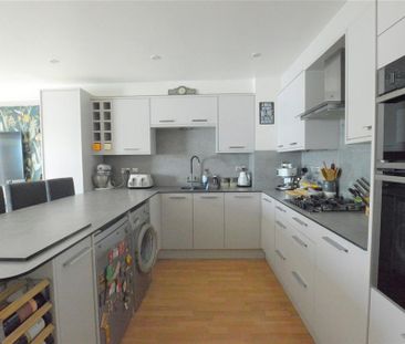 2 bedroom apartment to rent - Photo 6