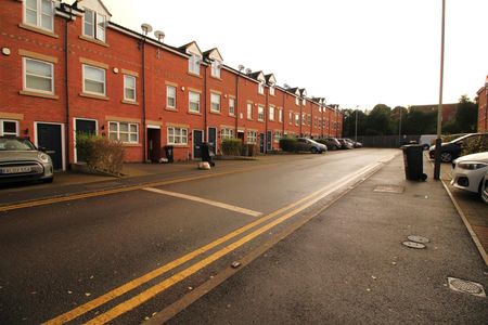 Blue Fox Close, Leicester, Leicestershire, LE3 0EE - Photo 2