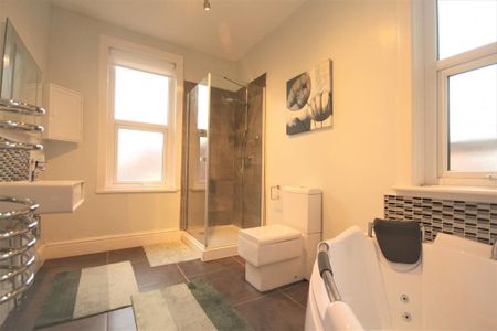 2 bedroom terraced house to rent - Photo 2