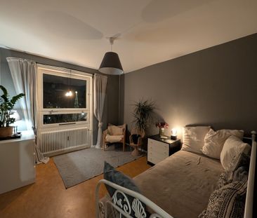 Kristinehamnsgatan, Farsta - Photo 1