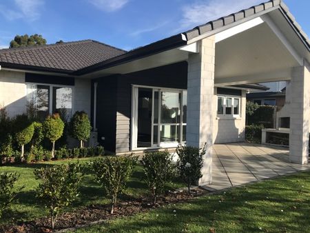 Spacious Family Home - Ohauiti - Photo 3