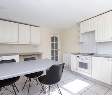 2 bedroom end of terrace house to rent - Photo 6