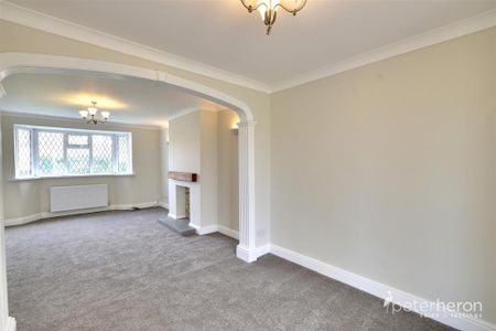 3 bedroom semi-detached house to rent - Photo 2