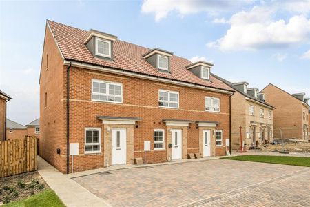 4 Bedroom House - Terraced - Photo 4