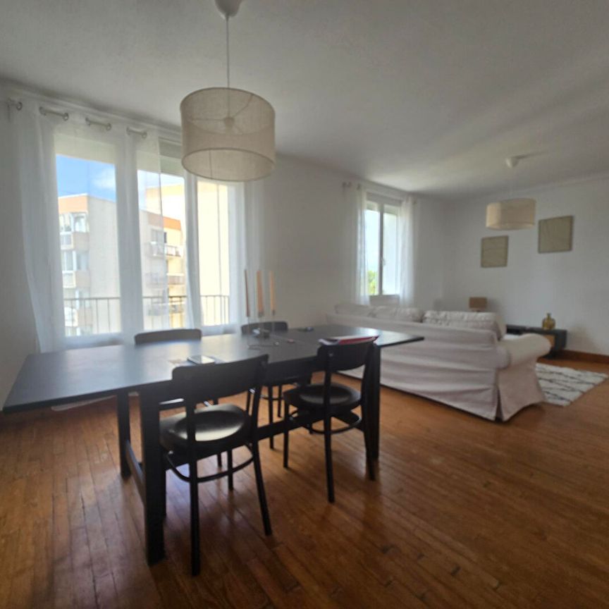Location Appartement 4 pièces 77m² - Photo 1