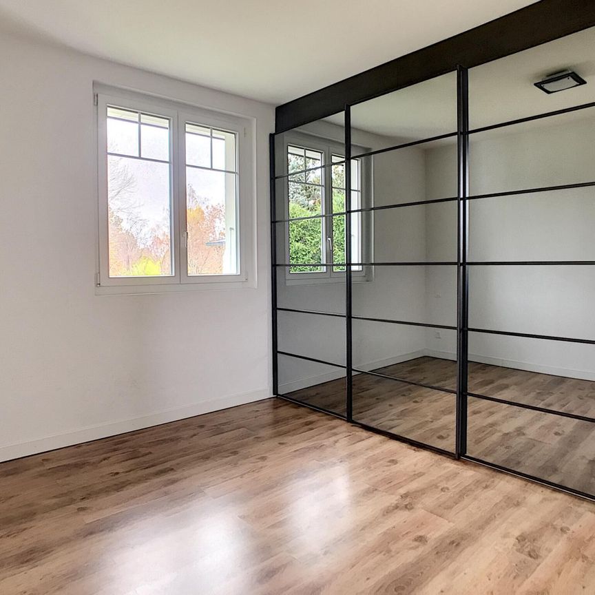 Superbe rez avec jardin privatif dans résidence sécurisée - Photo 1