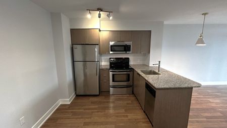 For Lease - 23 Sheppard Avenue Unit# 806, Toronto, Ontario - Photo 4