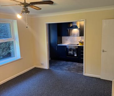 2 Bed Flat, Wilson Road, RG30 - Photo 3