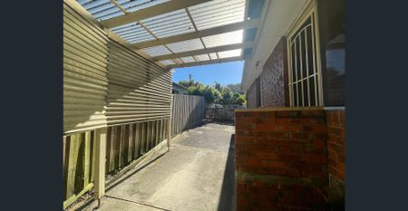 *Bowling Green Estate* - Photo 5