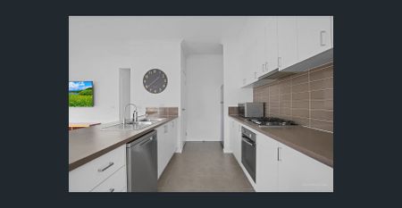 Close to Everything - Photo 4