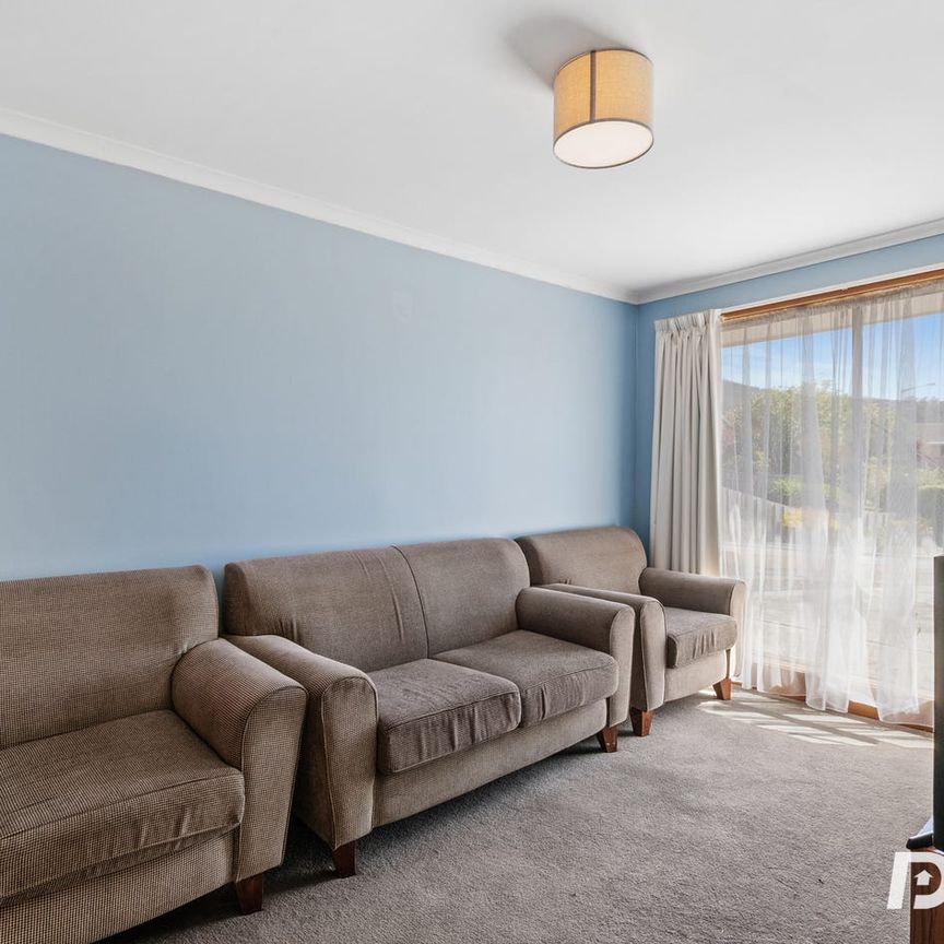 2 Bedroom Unit in Ideal Location! - Photo 1