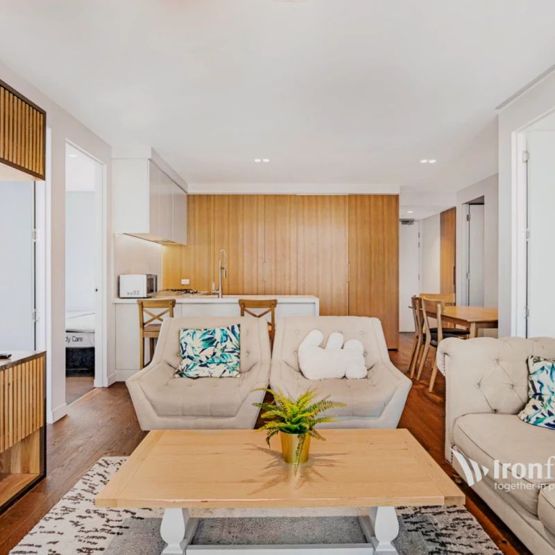 3 Bed, 2 Bathroom - Photo 1