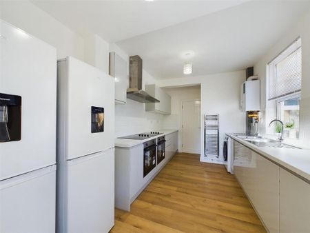 6 bedroom house to rent - Photo 2