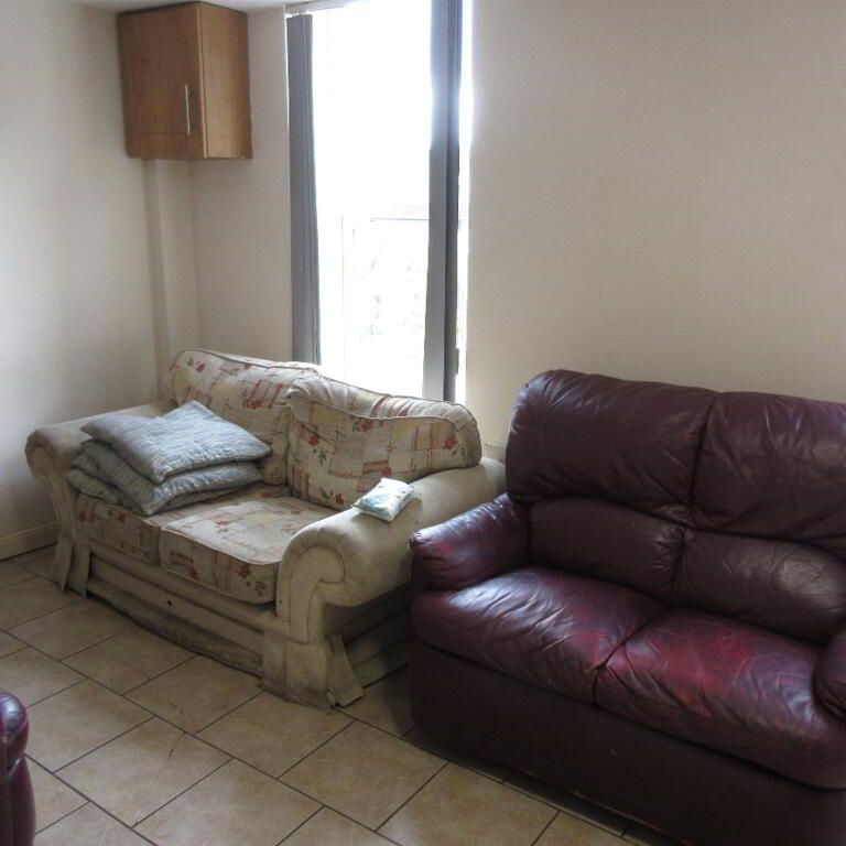 Great Apartment, 66b Rugby Avenue, Queens Quarter, Belfast, BT7 1RD - Photo 1