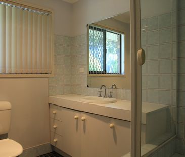 74 GARRO STREET, Sunnybank Hills QLD 4109 - House For Rent | Domain - Photo 3