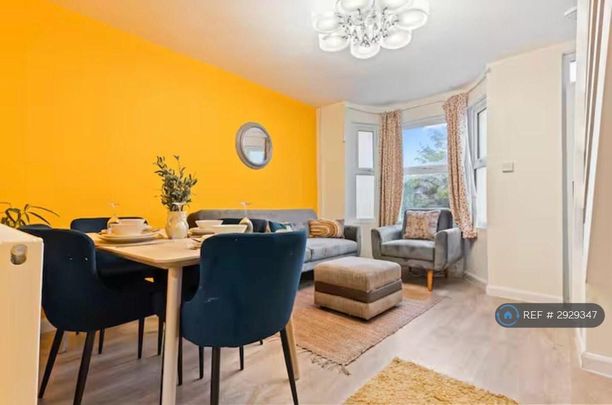 3 bedroom terraced house to rent - Photo 1