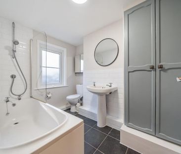 2 bedroom end of terrace house to rent - Photo 4