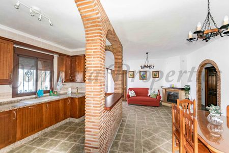 Country Property in Corumbela, Inland Andalucia in the mountains - Photo 5