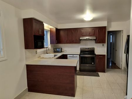 For Lease - 68 Mentor Boulevard, Toronto, Ontario - Photo 3