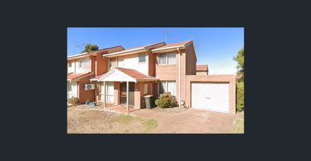 REFRESHED THREE BEDROOM TOWNHOUSE - Photo 5