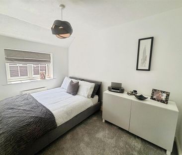 2 bedroom semi-detached house to rent - Photo 4