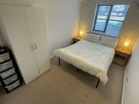 1 Bedroom Flat To Let - Photo 4