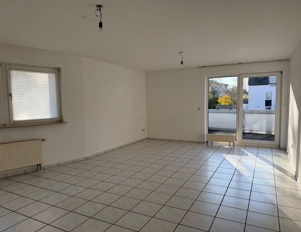 SANKT AUGUSTIN helle 3 Zimmer-Wohnung mit 88 m² Wfl. im 1. OG, Küche, Süd-Balkon, Stellplatz, Keller - Photo 1