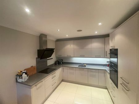 Alder Lodge, Farmleigh Woods, Castleknock, Dublin 15 - Photo 2