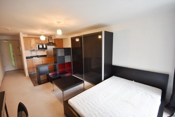 1 Bed - Willbrook House, Worsdell Drive - Photo 1