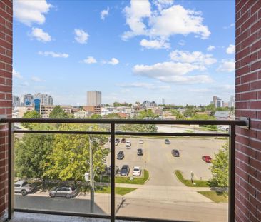 William Apartments - 2 Bedroom - Photo 4