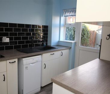3 bedroom terraced house to rent - Photo 6
