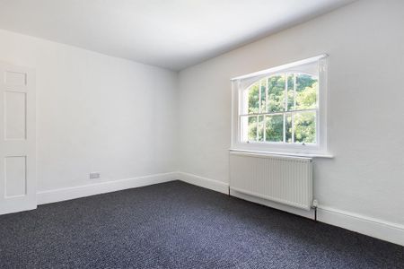 2 bedroom maisonette to rent - Photo 3