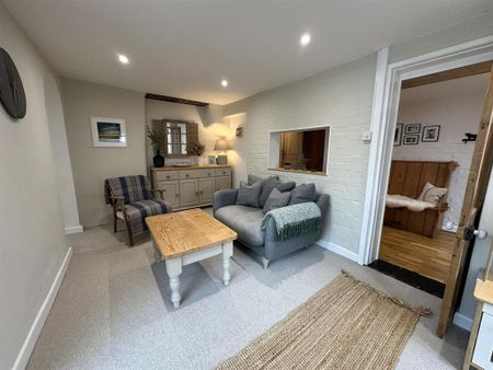 3 bedroom cottage to rent - Photo 2