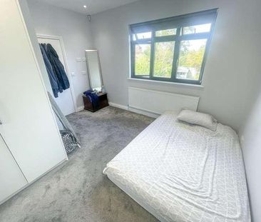 Stunning Bedroom Flat In Fairmead Crescent, HA8 - Photo 6