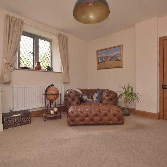 2 bedroom cottage to rent - Photo 1