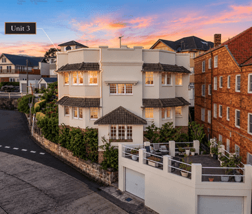 Character, Light & Harbour-Side Living in Cremorne Point - Photo 2