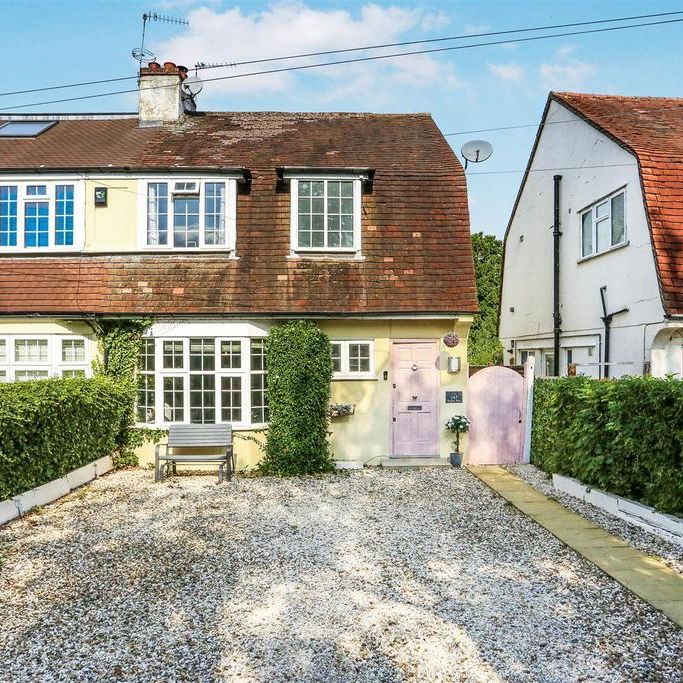 3 bedroom semi-detached house to rent - Photo 1