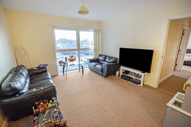 2 bedroom flat to rent - Photo 1