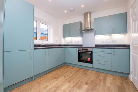3 bedroom semi-detached house to rent - Photo 4