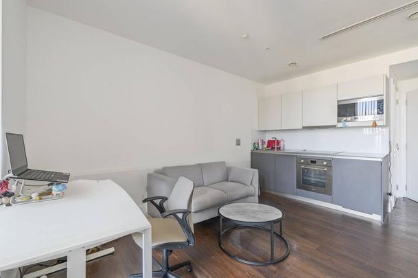 Studio to rent - Photo 1