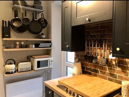 2 Bed Flat, Garratt Terrace, SW17 - Photo 5