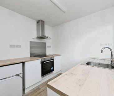 2 bedroom semi-detached bungalow to rent - Photo 5