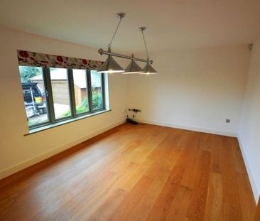 4 bedroom detached house to rent - Photo 3