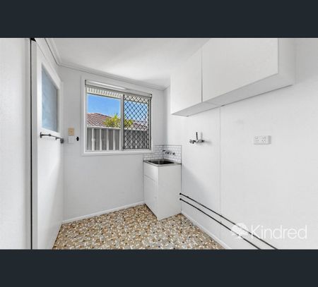 10 George Street, Redcliffe, Qld 4020 - Photo 3