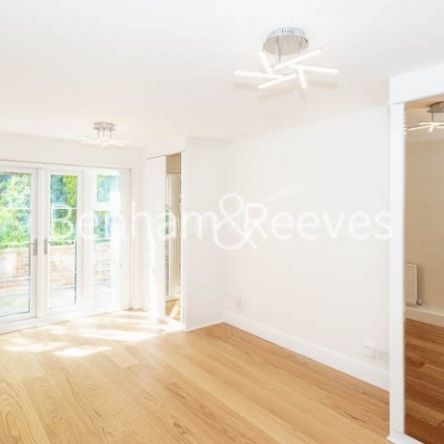 3 Bedroom flat to rent in Parkhill Road, Belsize Park, NW3 - Photo 1