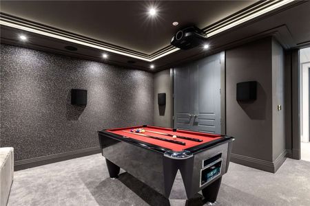 A superb four bedroom family house with a private garden and garage. - Photo 2